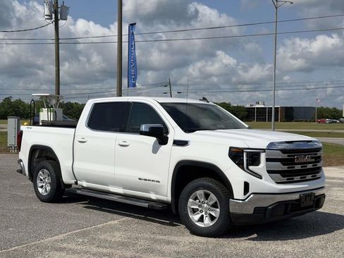 Used 2024 GMC Sierra 1500 SLE AWD/4WD image 2