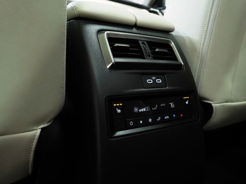 Used 2025 MAZDA CX-90 Plug-In Hybrid w/ Premium Plus image 17