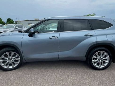 Used 2023 Toyota Highlander Limited AWD/4WD image 5
