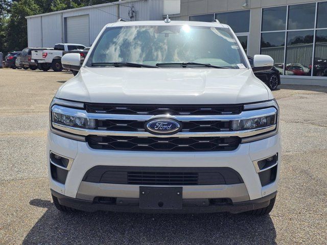 Used 2022 Ford Expedition Limited AWD/4WD image 2