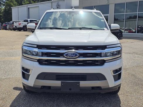 Used 2022 Ford Expedition Limited AWD/4WD image 2