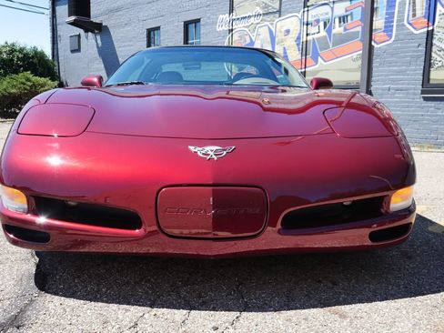 Used 2003 Chevrolet Corvette Coupe w/ Preferred Equipment Group RWD image 2