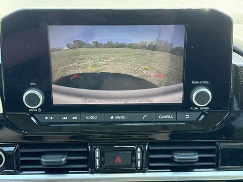 Certified 2022 Nissan Pathfinder SV image 5