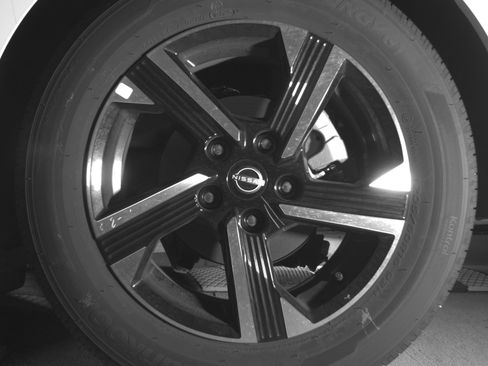 Used 2025 Nissan Sentra SV FWD image 14