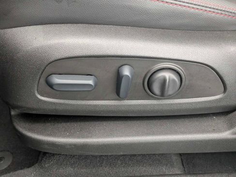 Used 2022 Chevrolet Equinox RS AWD/4WD image 18