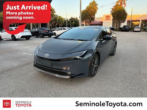 Used 2024 Toyota Prius XLE FWD image 1