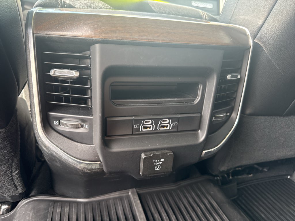 Used 2022 RAM 3500 Laramie AWD/4WD image 24