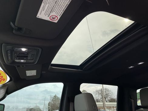 Used 2022 Chevrolet Silverado 2500 LTZ w/ LTZ Texas Edition image 17