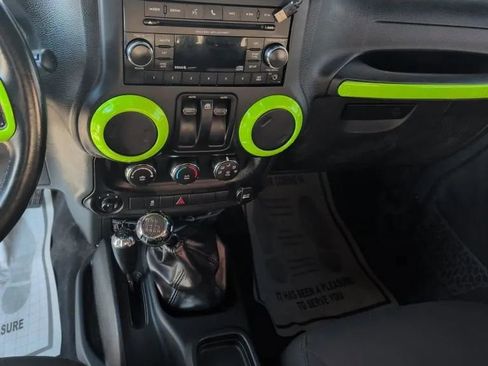 Used 2018 Jeep Wrangler Sport AWD/4WD image 21