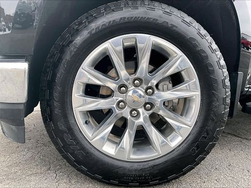 Used 2022 Chevrolet Silverado 1500 LTZ w/ LTZ Premium Package image 7