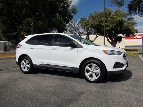 Used 2021 Ford Edge SE image 12