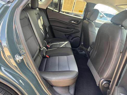 Used 2025 Chevrolet Trax LT FWD image 24