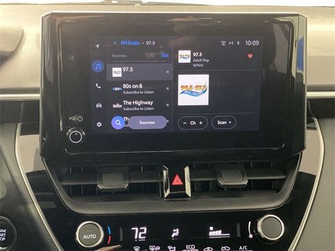 Used 2025 Toyota Corolla SE image 18