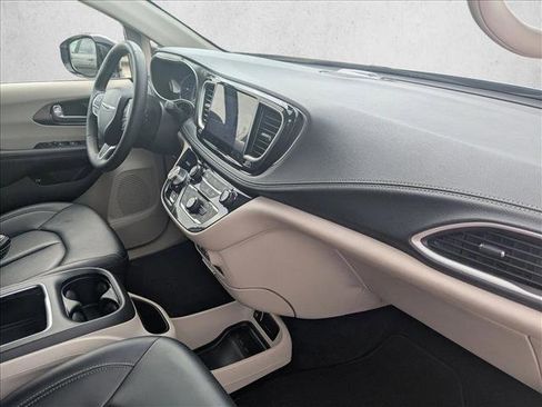 Used 2024 Chrysler Pacifica Limited FWD image 20