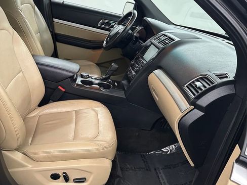 Used 2016 Ford Explorer XLT w/ Equipment Group 202A image 42