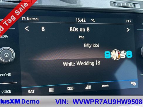 Used 2017 Volkswagen e-Golf SEL Premium image 29