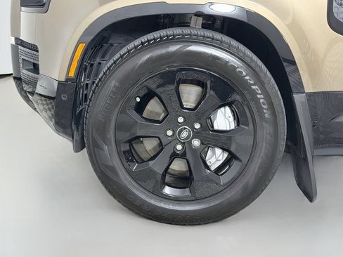 Certified 2025 Land Rover Defender 110 X-Dynamic SE AWD/4WD image 33