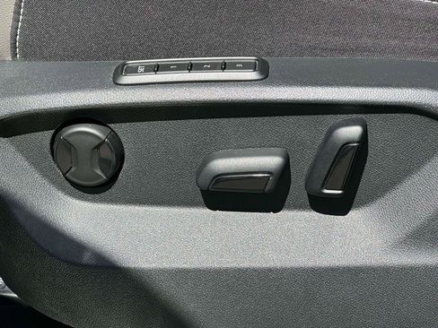 Used 2023 Volkswagen Atlas SEL Premium image 14