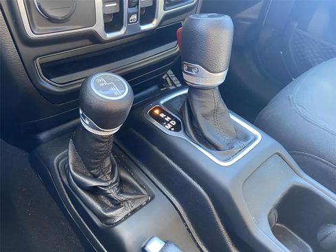 Used 2021 Jeep Wrangler Unlimited Sport image 33