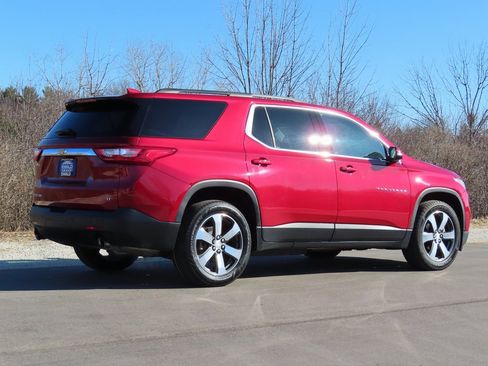 Certified 2019 Chevrolet Traverse LT w/ LT Premium Package image 3