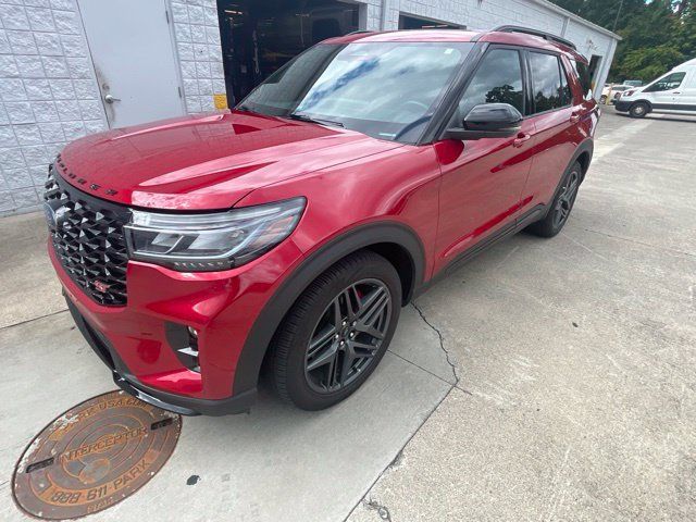 Used 2025 Ford Explorer ST AWD/4WD image 8
