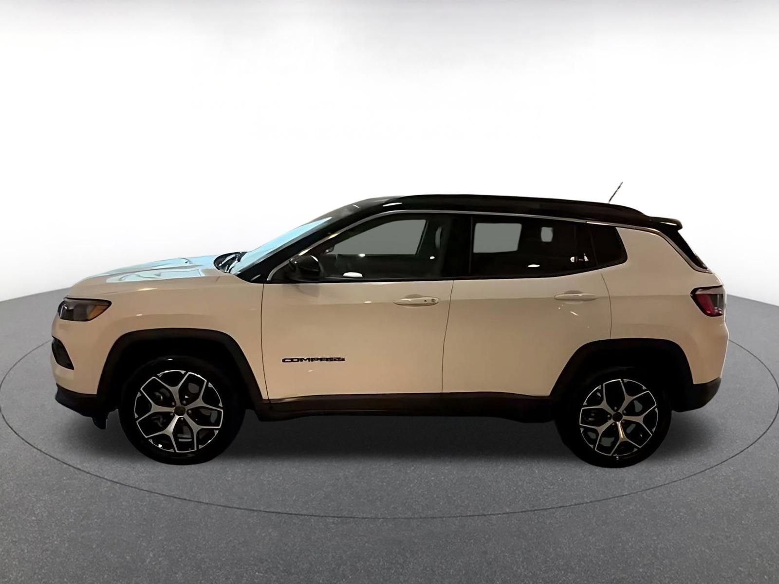 Used 2025 Jeep Compass Limited AWD/4WD image 8