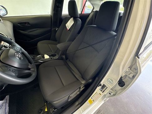 Used 2025 Toyota Corolla LE image 14