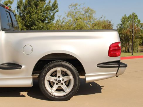 Used 2000 Ford F150 Lightning RWD image 29