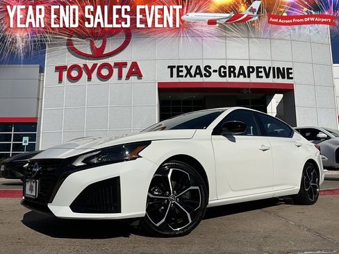 Used 2025 Nissan Altima 2.5 SR image 1