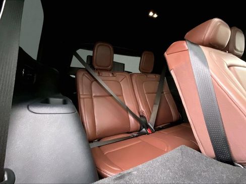 Used 2025 Lincoln Aviator Reserve w/ Illumination Package image 25