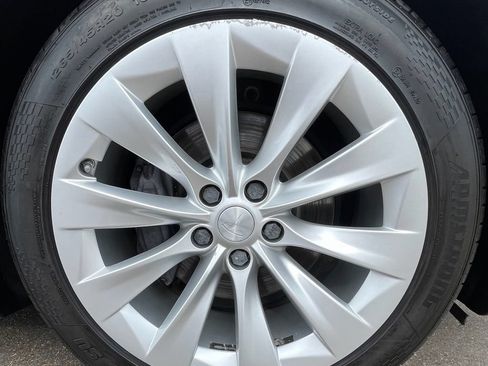 Used 2018 Tesla Model X 75D AWD/4WD image 16