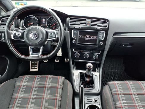 Used 2016 Volkswagen Golf 4-Door FWD image 13