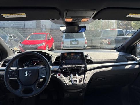 Used 2024 Honda Odyssey Sport image 6