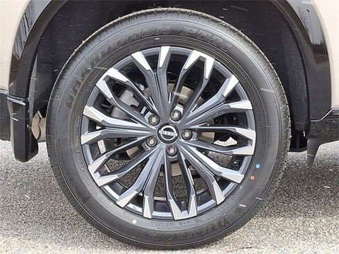 New 2025 Nissan Rogue Platinum w/ Tech Package image 9