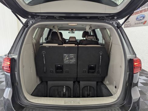 Used 2020 Kia Sedona EX image 10