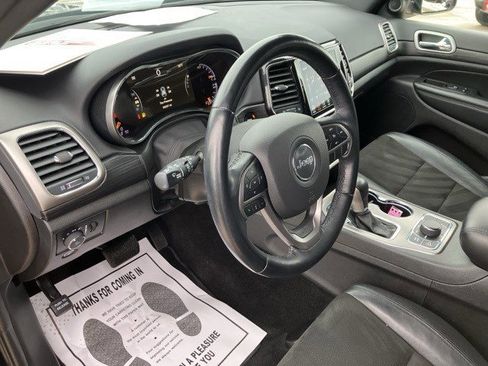 Certified 2022 Jeep Grand Cherokee Laredo X image 13