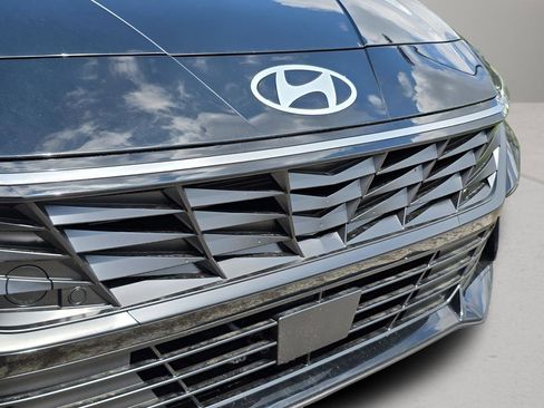 New 2026 Hyundai Elantra SEL Sport Premium FWD image 9