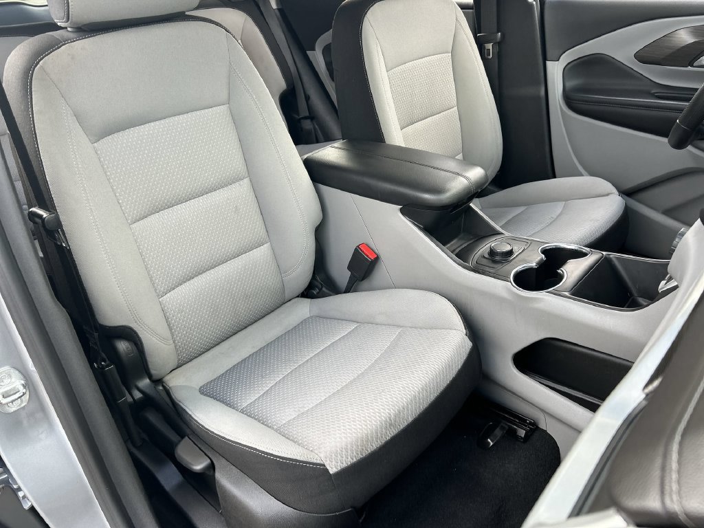 Used 2023 GMC Terrain SLE FWD image 28