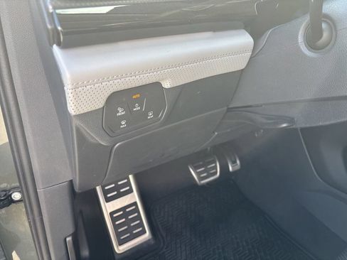 Used 2024 Volkswagen Atlas Peak Edition SEL AWD/4WD image 6