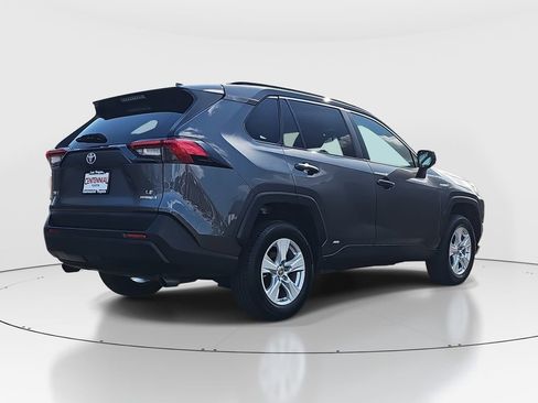 Used 2021 Toyota RAV4 LE w/ Carpet Mat Package (TMS) AWD/4WD image 5