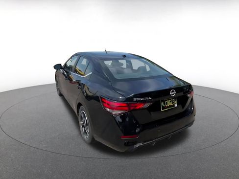 Used 2025 Nissan Sentra SV FWD image 11