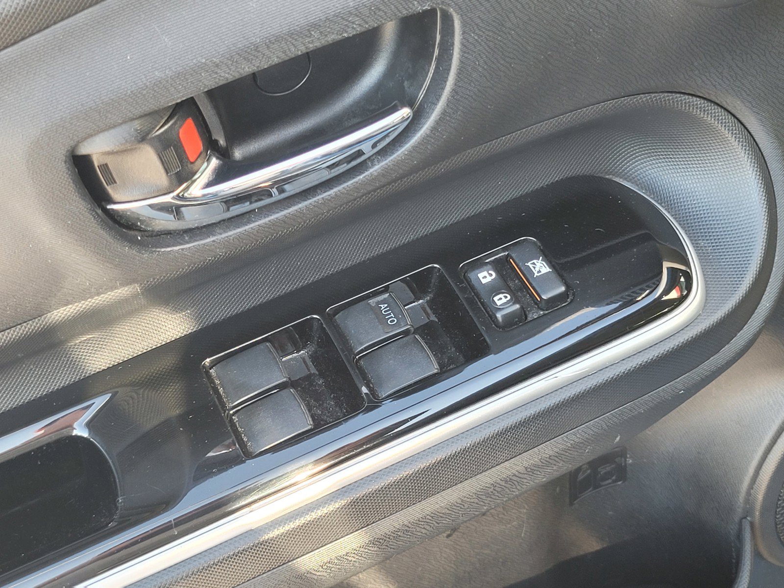 Used 2015 Toyota Prius C Two FWD image 18