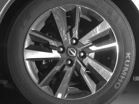 Used 2025 Nissan Versa SV image 12