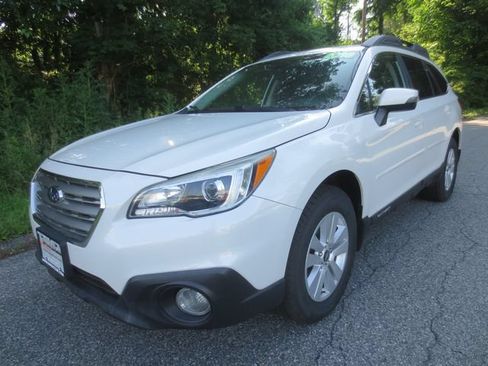 Used 2016 Subaru Outback 2.5i Premium AWD/4WD image 1