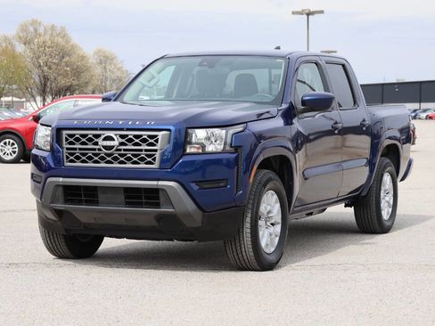 Used 2022 Nissan Frontier SV image 6