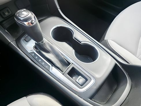 Used 2018 Chevrolet Equinox LT w/ Sun & Infotainment Package image 31