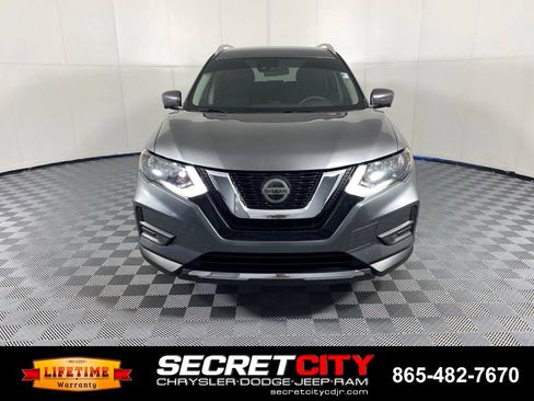 Used 2020 Nissan Rogue SV w/ Premium Package AWD/4WD image 2