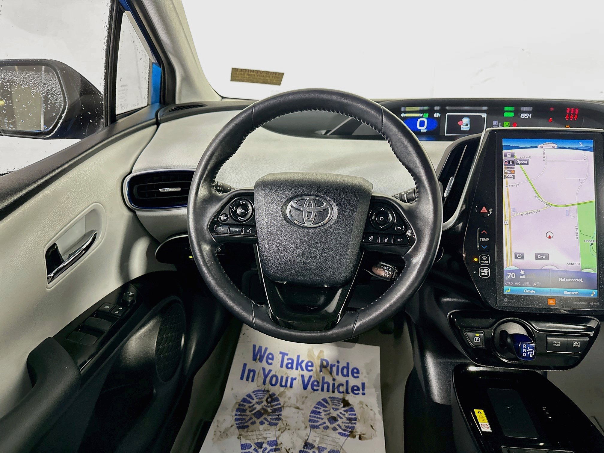 Used 2022 Toyota Prius Limited w/ Premium Convenience Package FWD image 22