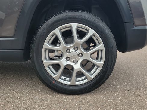 Used 2022 Jeep Compass Latitude w/ Sun and Sound Group image 7