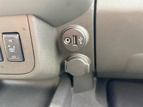 Used 2019 Nissan Frontier PRO-4X image 39